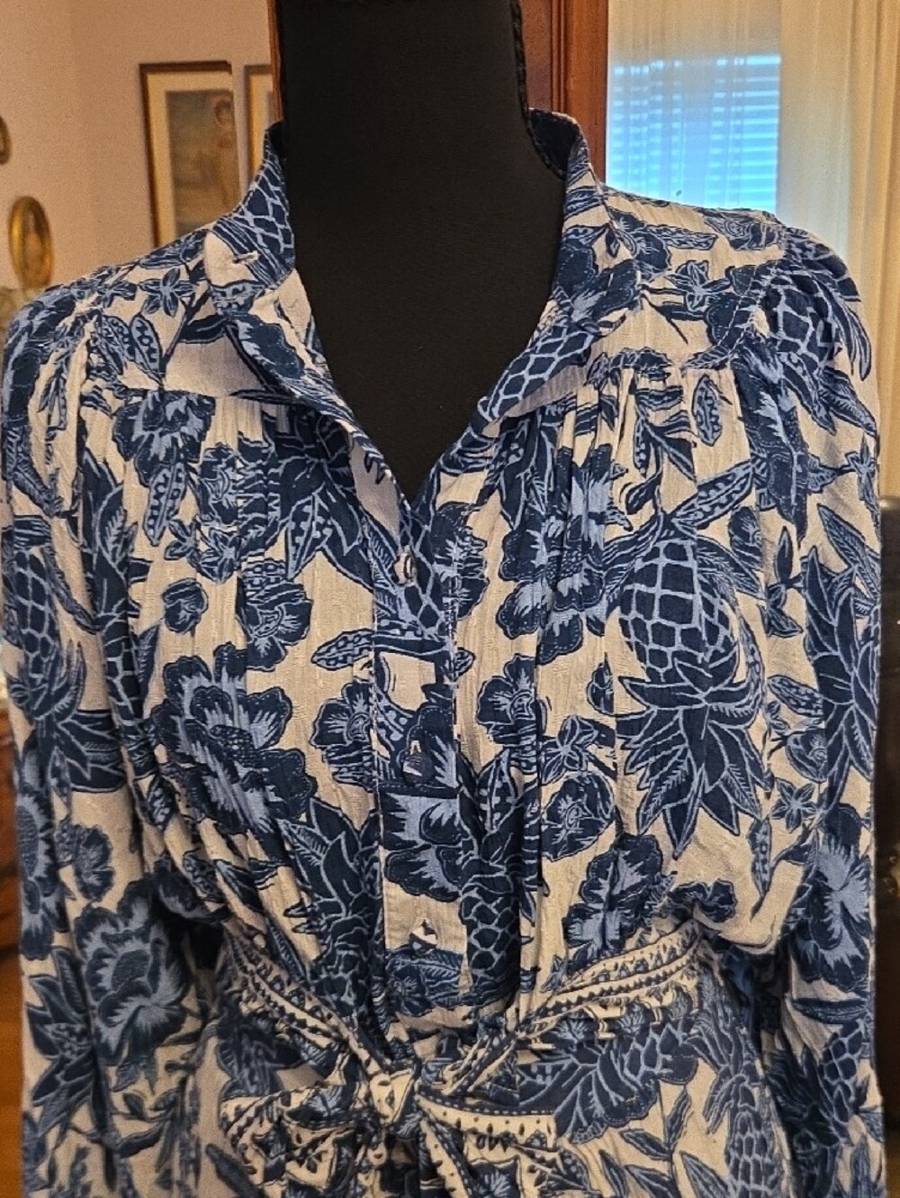 Rachel Zoe Navy and White Floral Button-Front Top And Pants - Picture 2 of 7